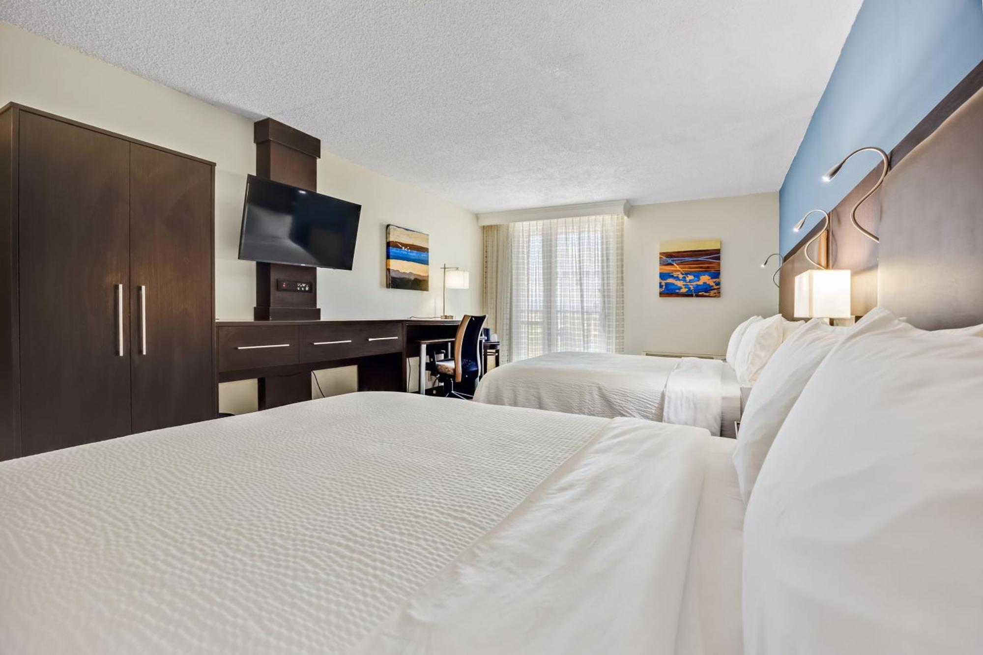Standard Queen Room with Pool Access